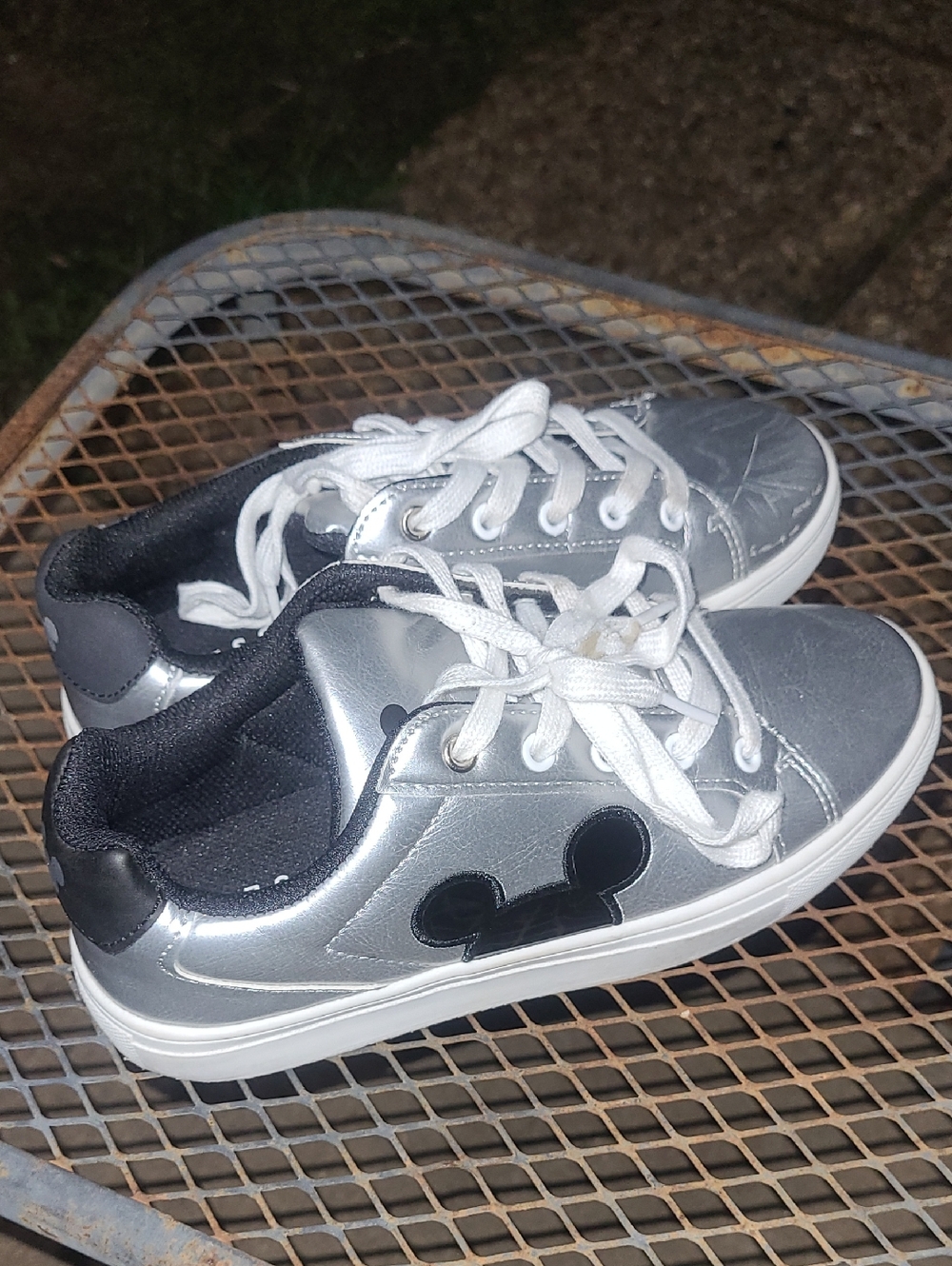 Disney Silver and Black Mickey Mouse Accent Kids Sneakers Size 4